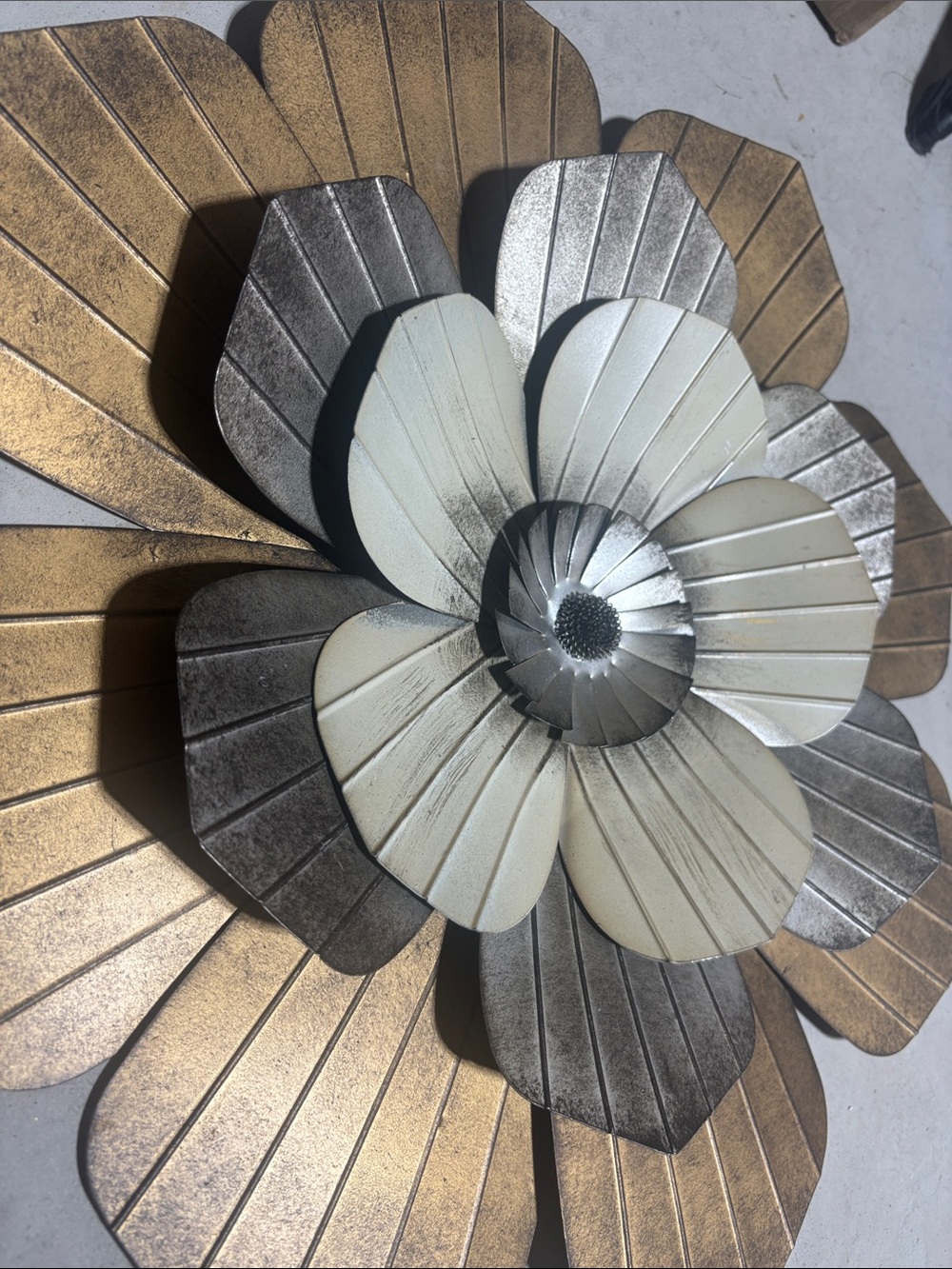 Metal Flower Wall Decor - Picture 2 of 3